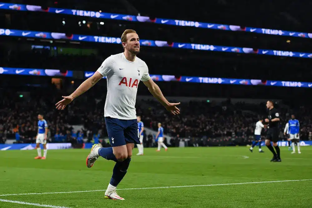 Harry Kane comemora golo em jogo Tottenham vs Everton pela Premier League
