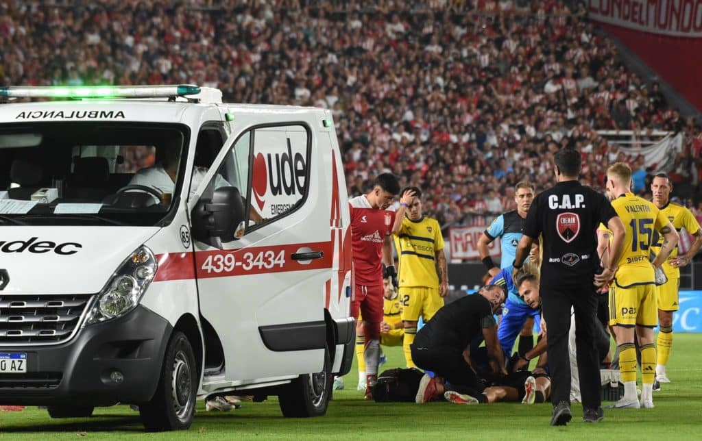 Nuno Matos - Duelo entre Estudiantes e Boca Juniors interrompido após convulsão de jogador