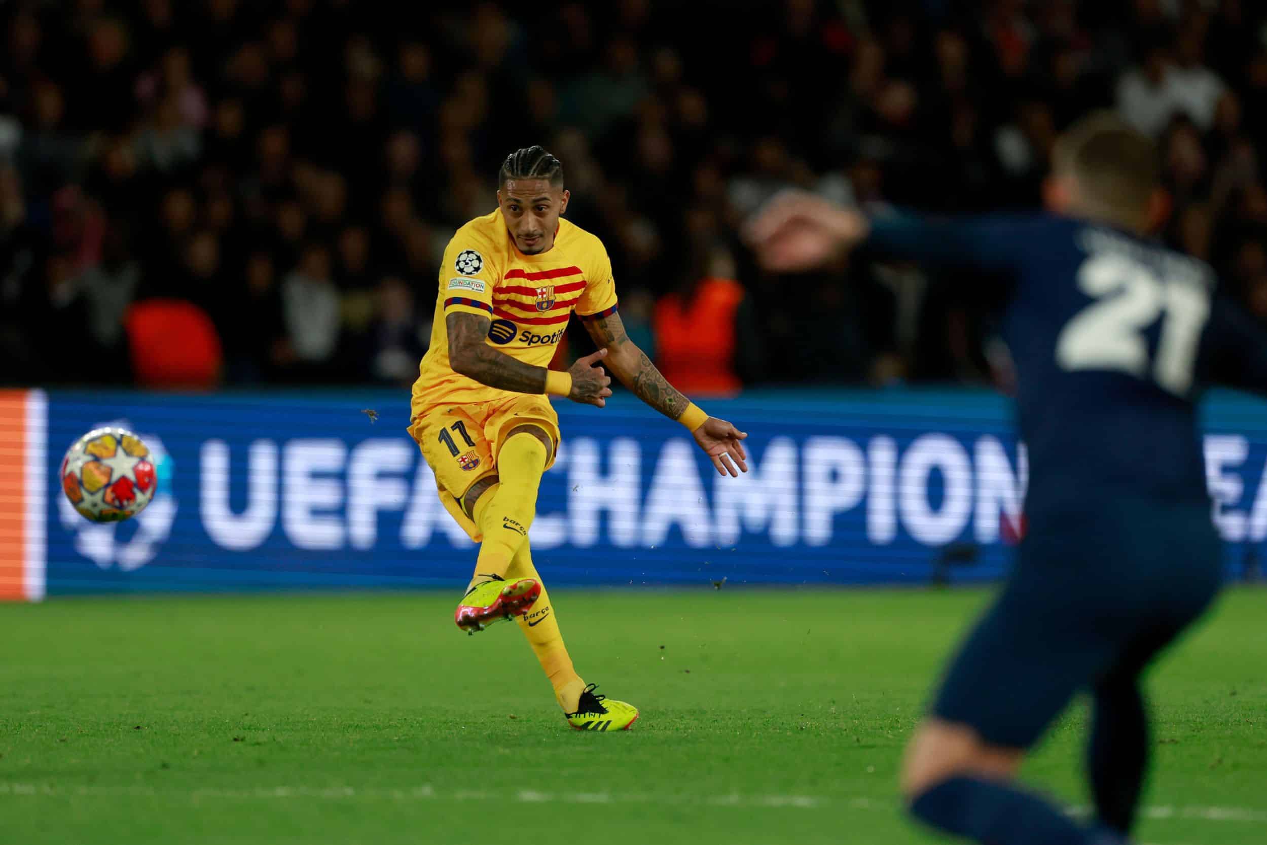 - Raphinha do Barcelona marca primeiro golo e provoca PSG na Champions