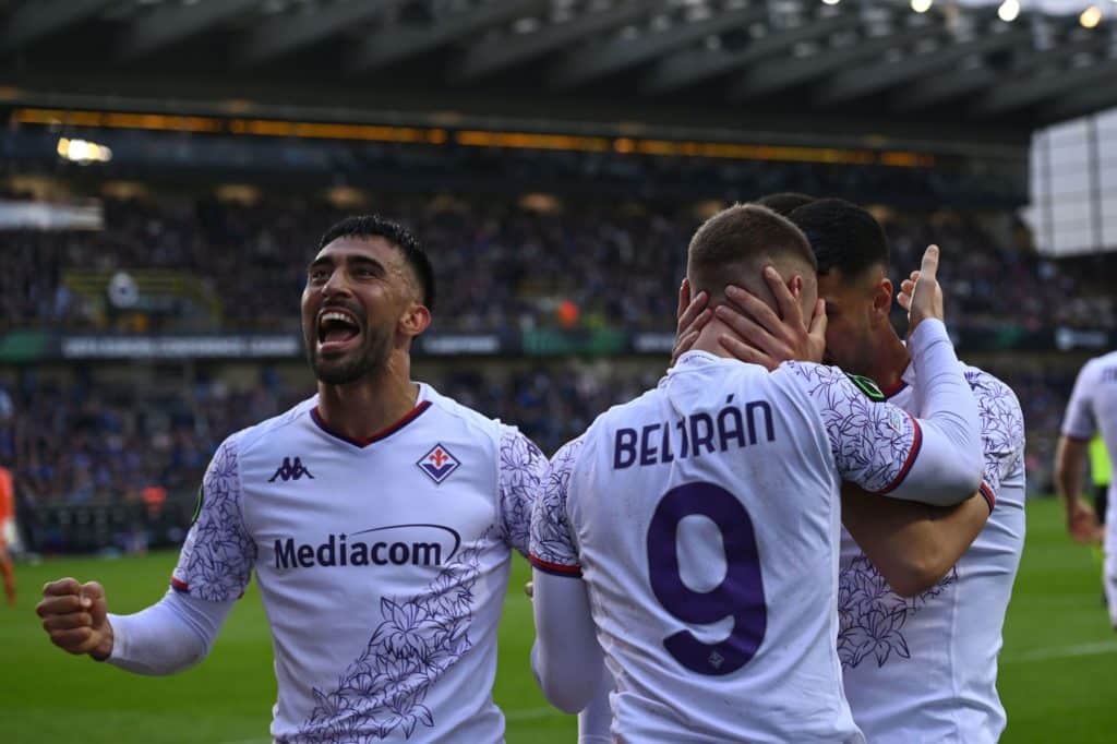 Estrela da Amadora - Fiorentina assegura o seu lugar na final da Conference League com golo crucial