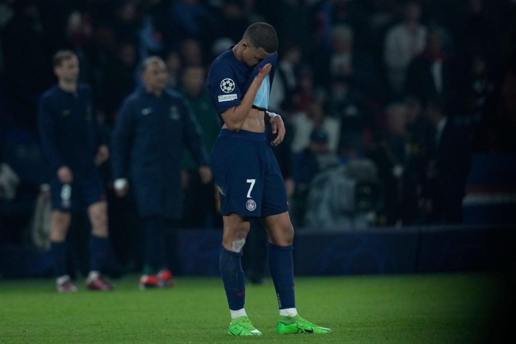 Assistir futebol ao vivo - Chuva de golos sem título: Mbappé despede-se do PSG na Liga dos Campeões