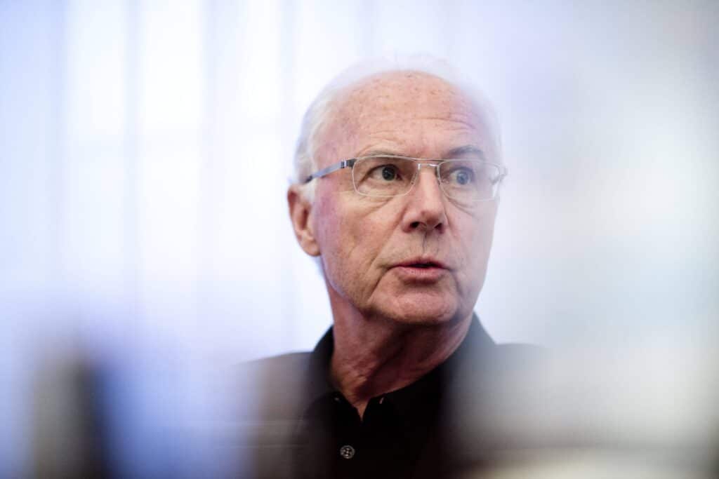 - Cerimónia de abertura do Euro irá prestar homenagem a Beckenbauer