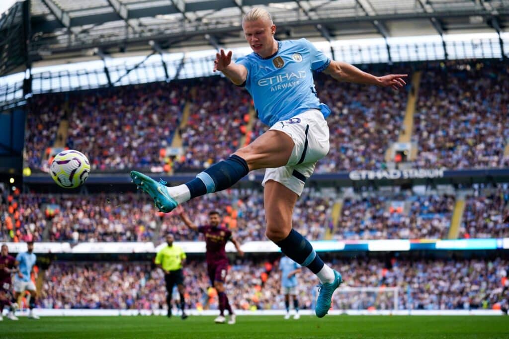 - Haaland Marca Três Golos e Manchester City Conquista a Segunda Vitória na Premier League