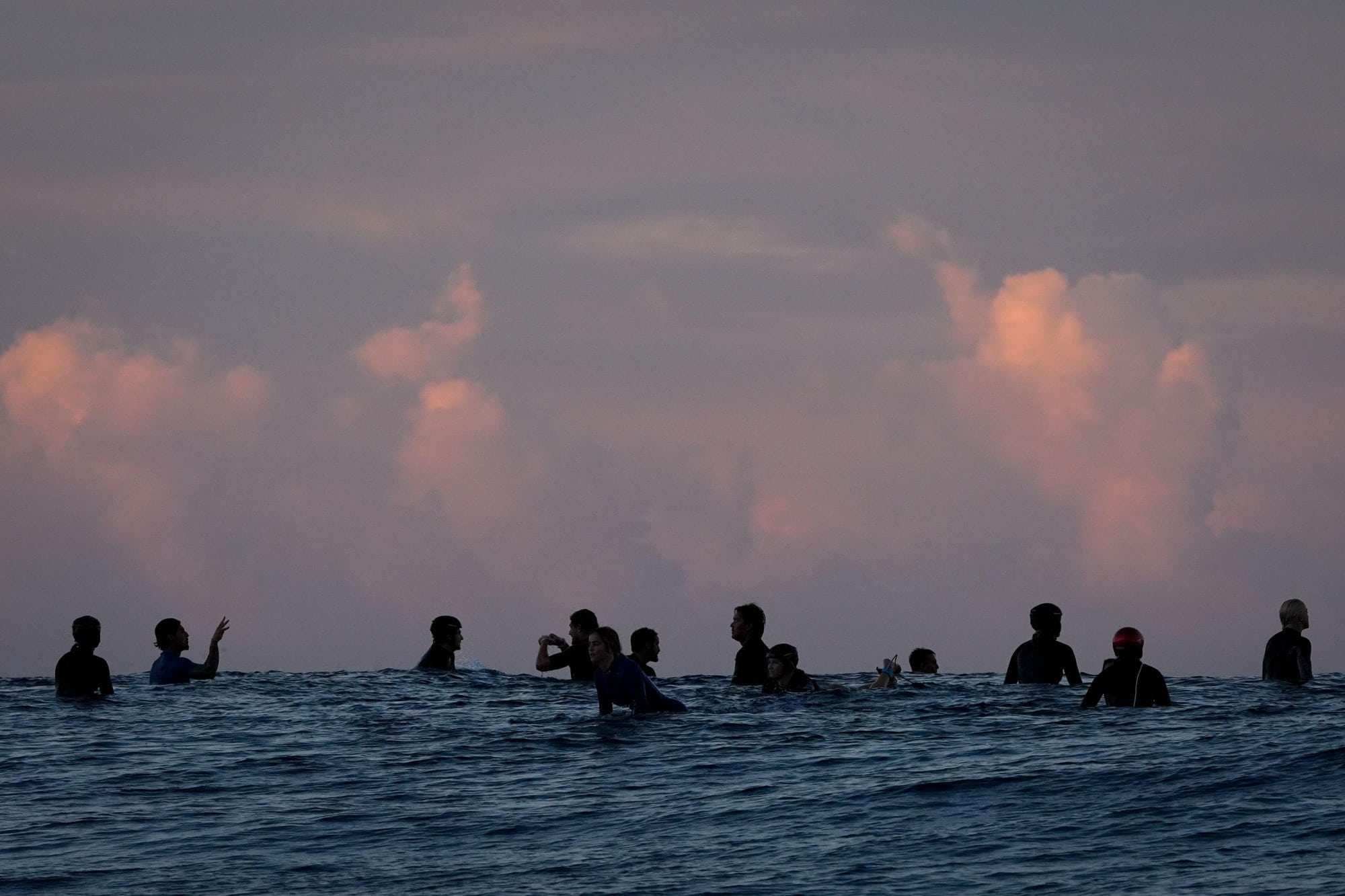 - Oitavos de Final de Surf em Paris 2024 | Competição Continua Suspensa