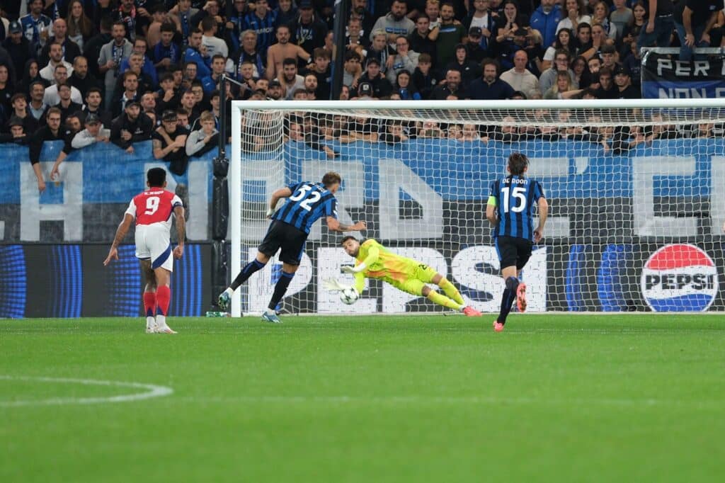 Nossa Aposta análise - David Raya Brilha e Evita Derrota do Arsenal Contra a Atalanta na Liga dos Campeões