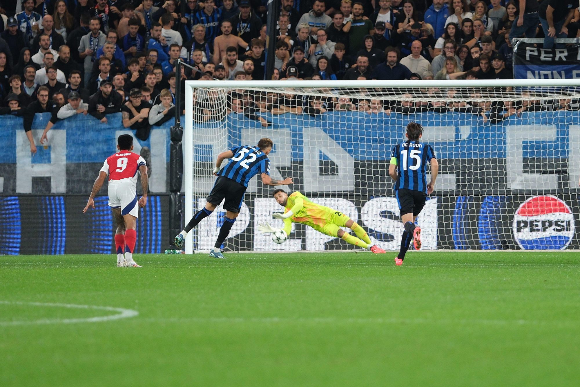 - David Raya Brilha e Evita Derrota do Arsenal Contra a Atalanta na Liga dos Campeões