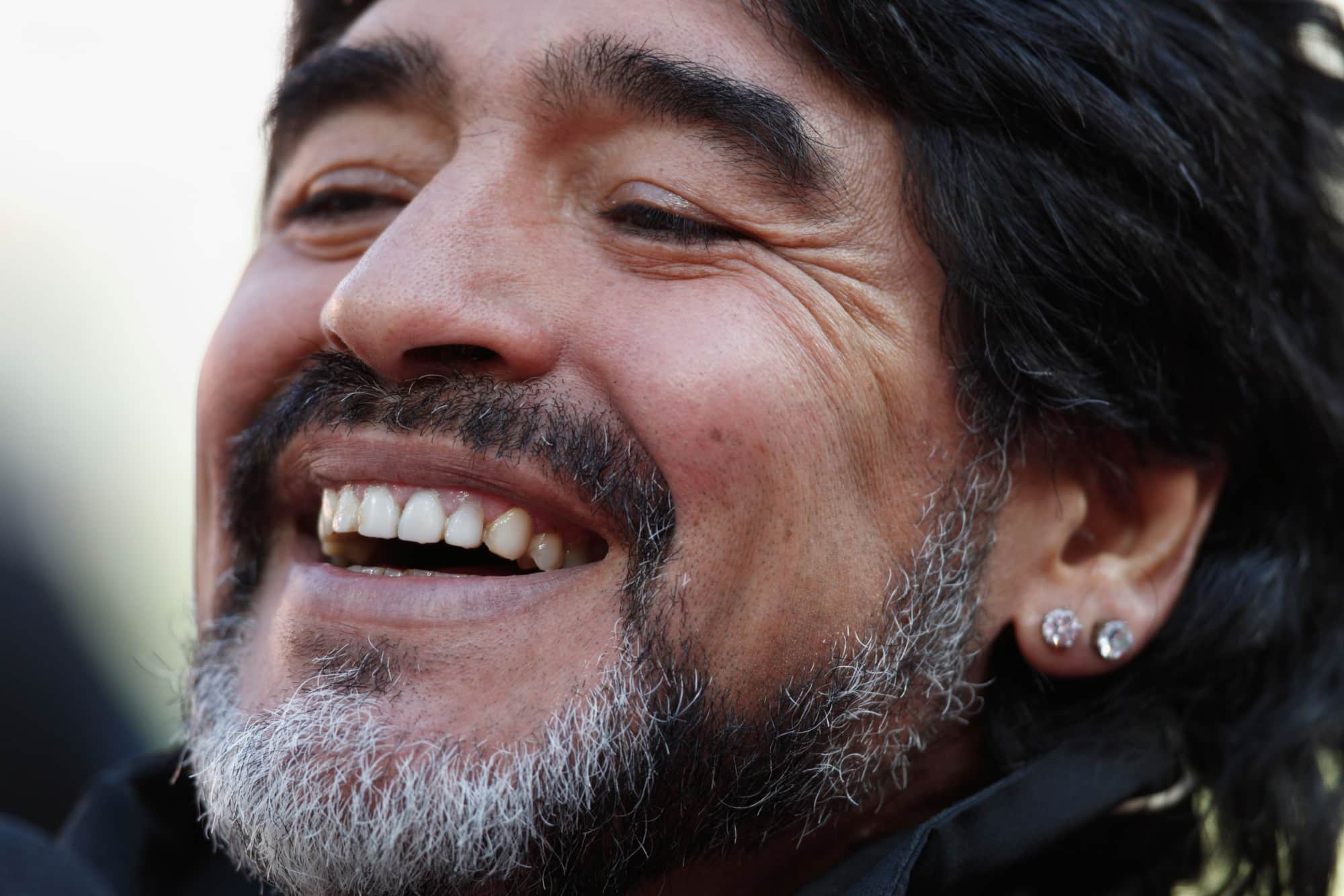 - Julgamento dos Profissionais de Saúde Acusados pela Morte de Maradona Adiado para Março