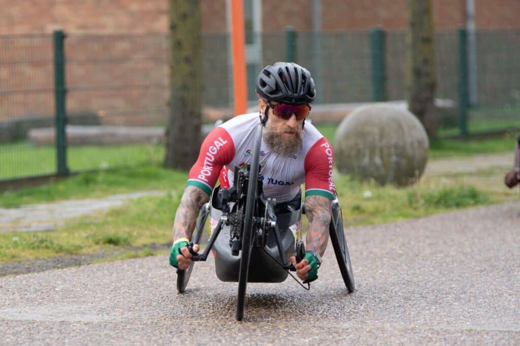 Lebull app - Luís Costa: Medalha Paralímpica e Perseverança aos 51 Anos