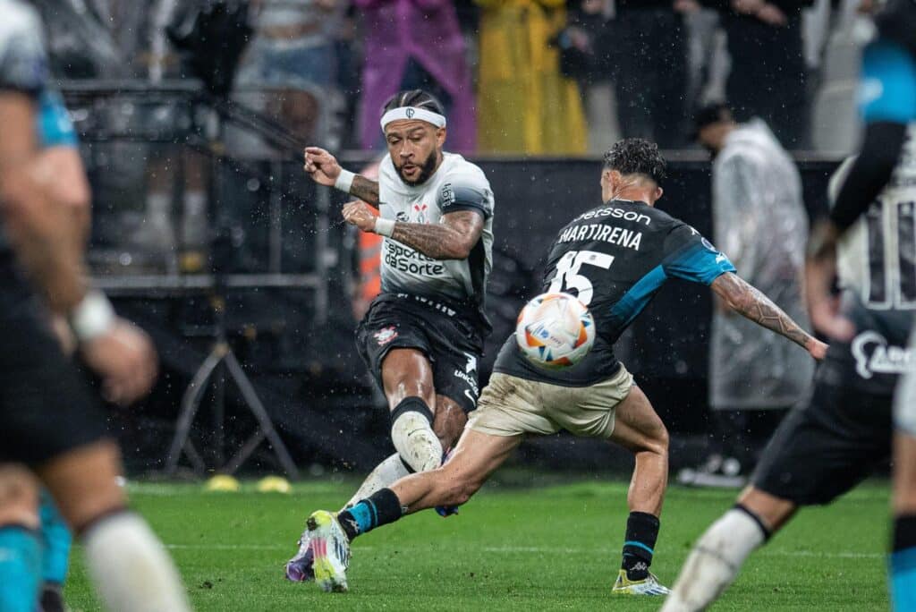 - Corinthians empata com Racing em jogo emocionante na Copa Sul-Americana