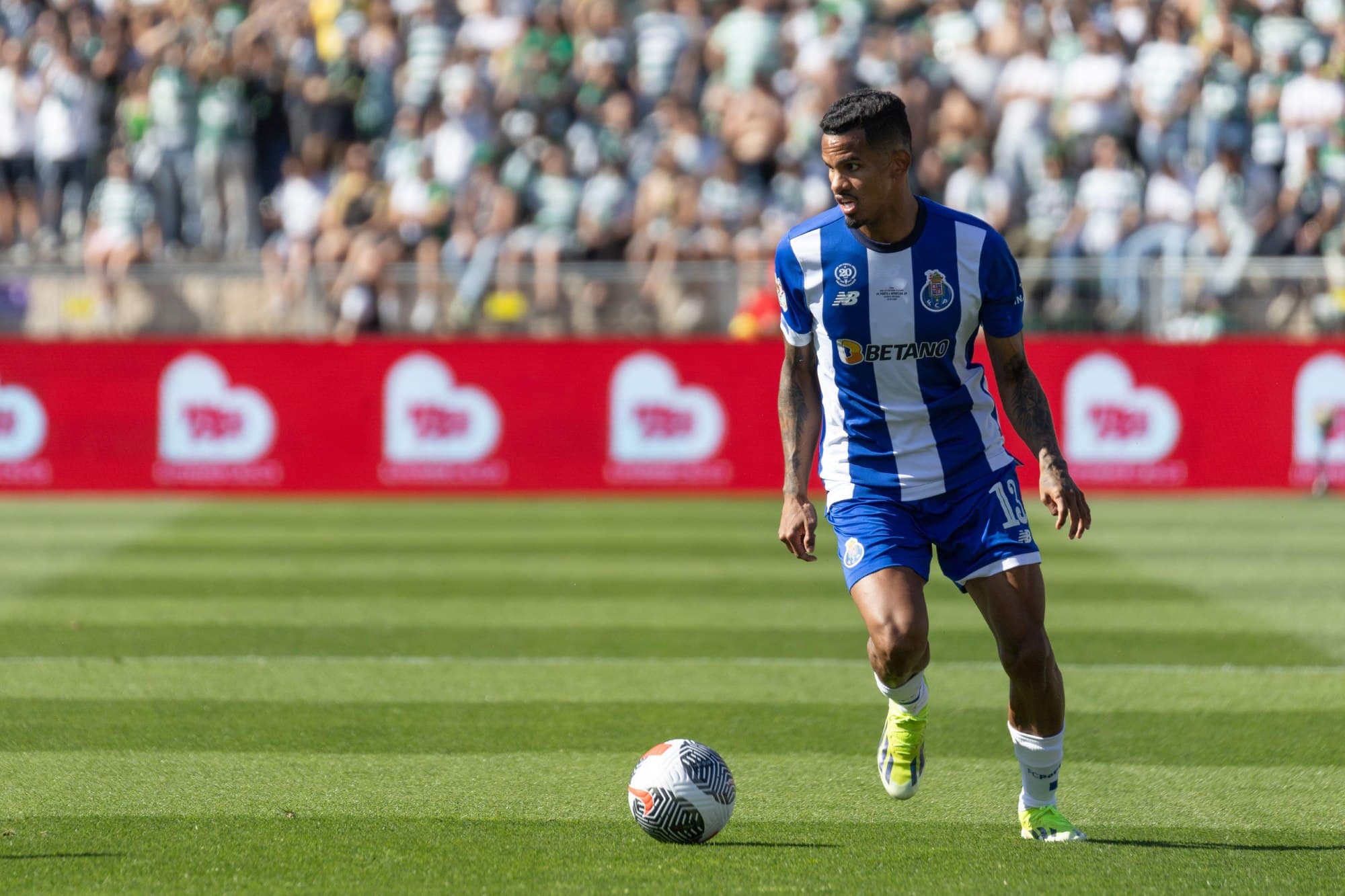 - Galeno do Porto é o jogador brasileiro com maior número de golos da Europa