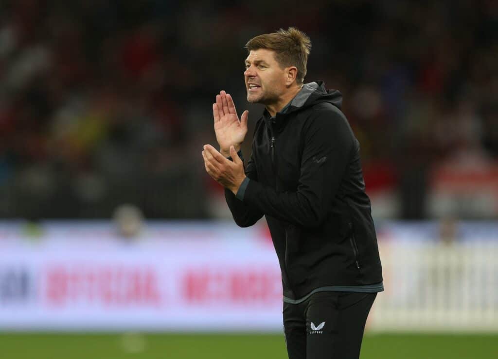 tipos de apostas - Confronto caloroso entre Odair Hellmann e Steven Gerrard durante jogo no Campeonato Saudita