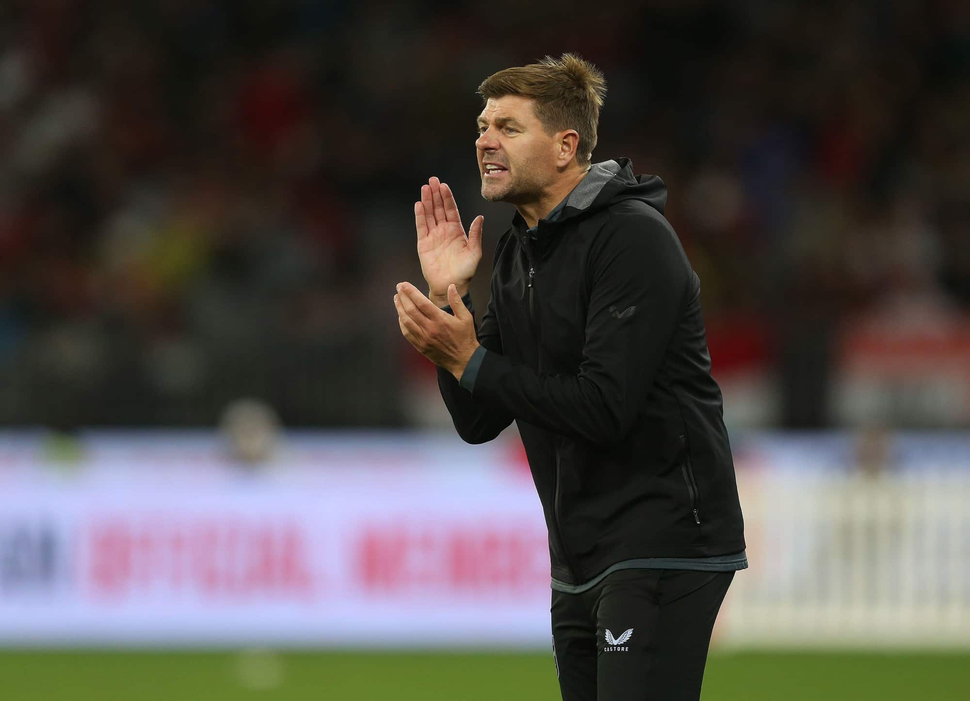 - Confronto caloroso entre Odair Hellmann e Steven Gerrard durante jogo no Campeonato Saudita