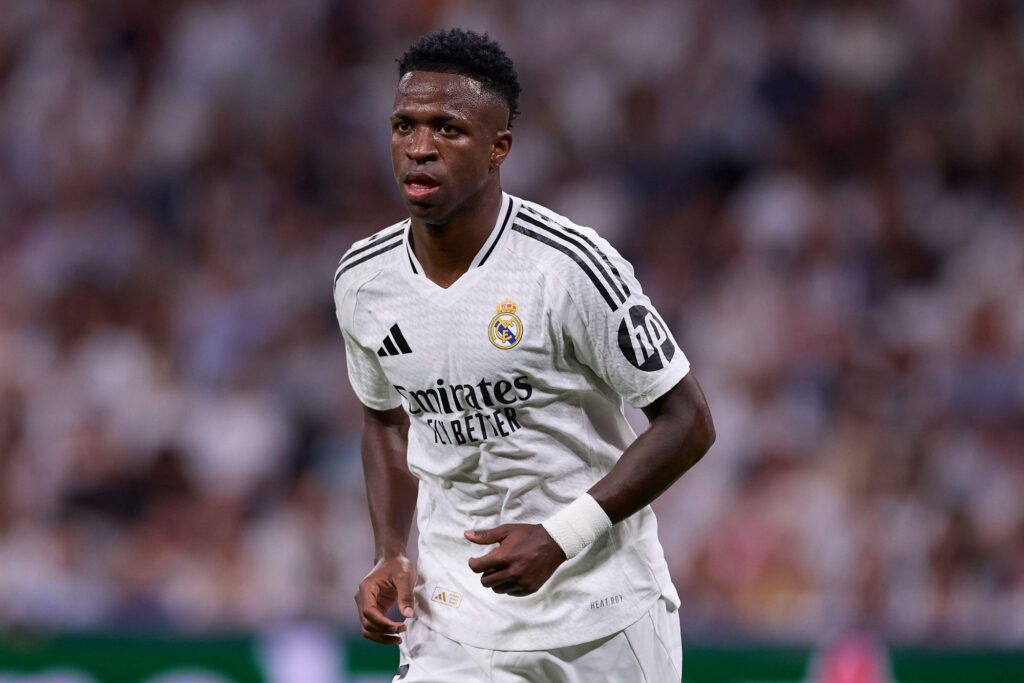 frente a frente Placard - Real Madrid vence com golo de Vinicius Jr. e empata com Barcelona na liderança da LALIGA